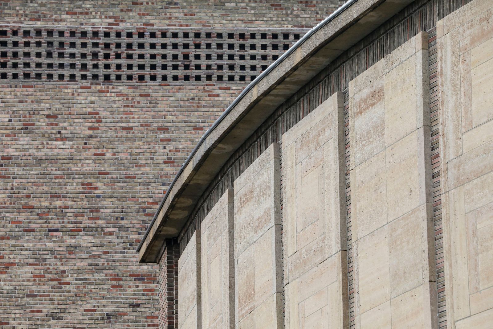A Closer Look: In Kleinhans Music Hall, architecture that suggests music